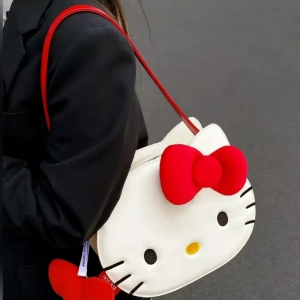 Hello Kitty White Crossbody Bag with Red Bow and Strap - Picture 5 of 9